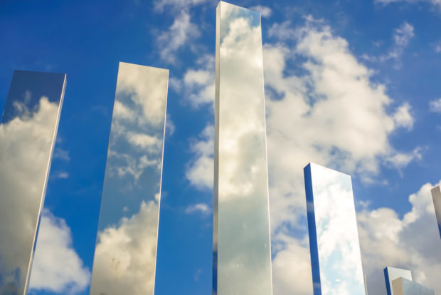 Jeppe Hein's 'Mirror Labyrinth' at #Brooklyn Bridge Park